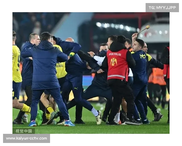 瓦伦西亚1-4惨败塞尔塔，球迷不满引发骚乱